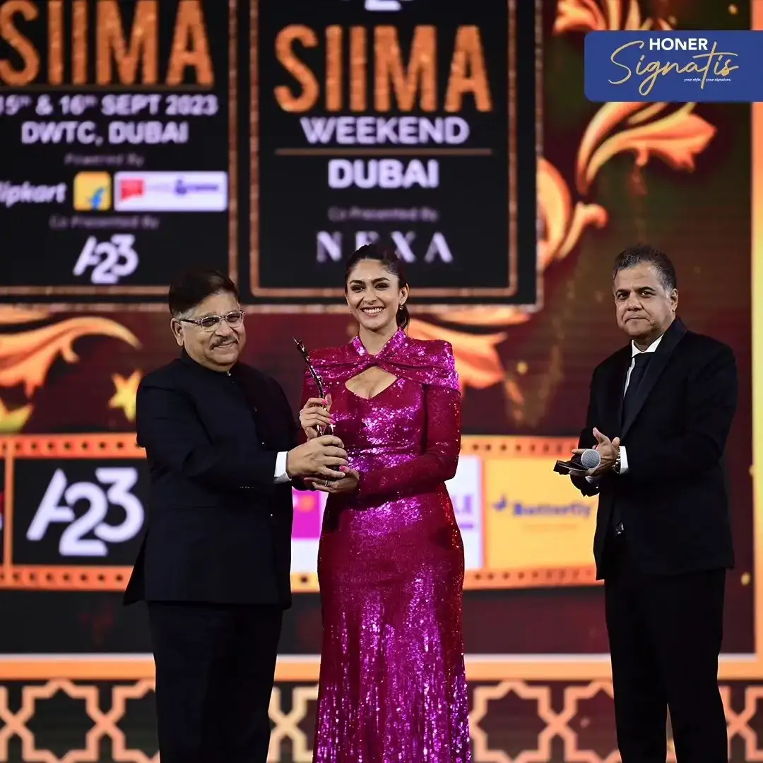 INDIAN ACTRESS MRUNAL THAKUR IMAGES AT SIIMA AWARDS 2023 5